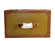 Load image into Gallery viewer, 1995 Vintage Ghurka Marley Hodgson Train Case No. 520 Derby Plaid