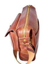 Load image into Gallery viewer, intage 1996 Ghurka Marley Hodgson No. 4 Gearpack Chestnut Vintage Leather 38 Messenger Crossbody Bag