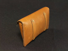 Load image into Gallery viewer, Vintage 1991 Ghurka Marley Hodgson GW140 Aviator Tan Saddle Leather Eyeglass Case
