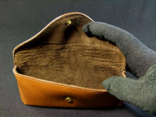 Load image into Gallery viewer, Vintage 1991 Ghurka Marley Hodgson GW140 Aviator Tan Saddle Leather Eyeglass Case
