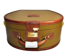 Load image into Gallery viewer, New 1999 Vintage Ghurka Marley Hodgson Hat Luggage Case No. 531 Harvest Derby Check
